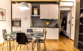 Cozy Apartment Navigli